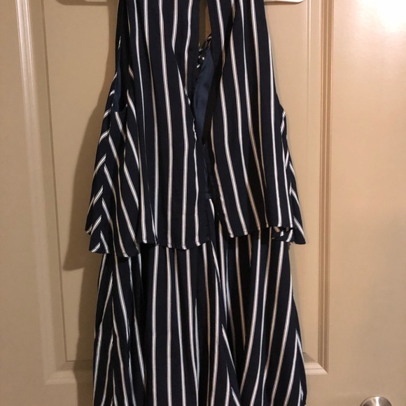 Super cute romper great for summer time. - Picture 2 of 4